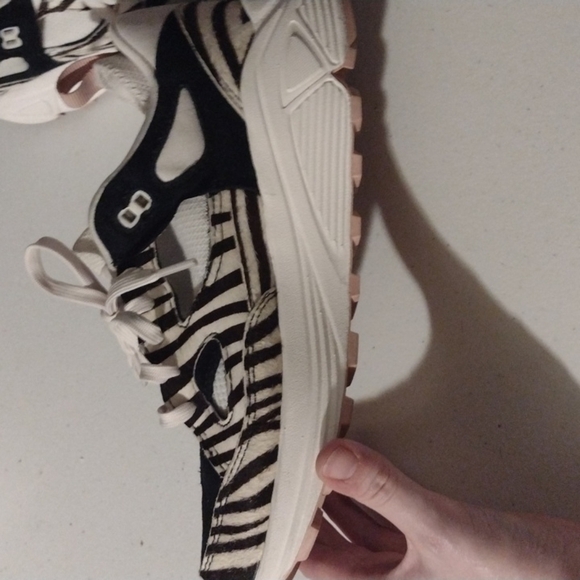 Brandblack Aura 130 Pony Hair Sneakers free people animal print zebra size 8 - Picture 1 of 9